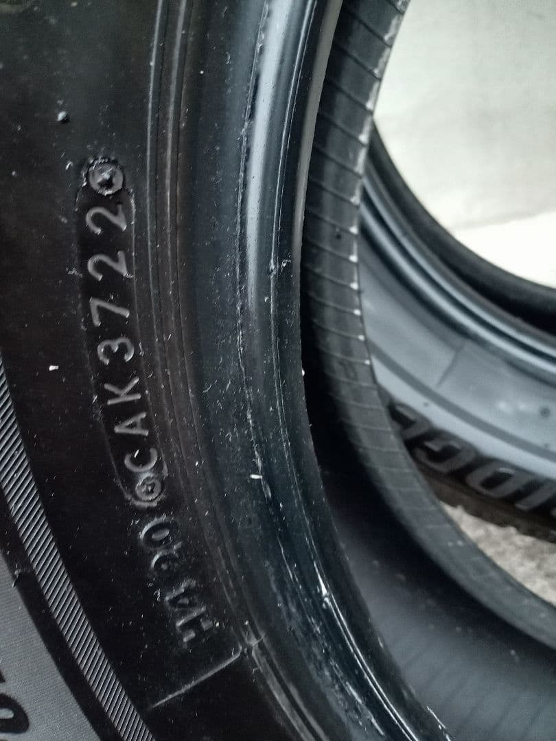 ①ブリジストン VRX2 22年製 205/60/R16　日本製