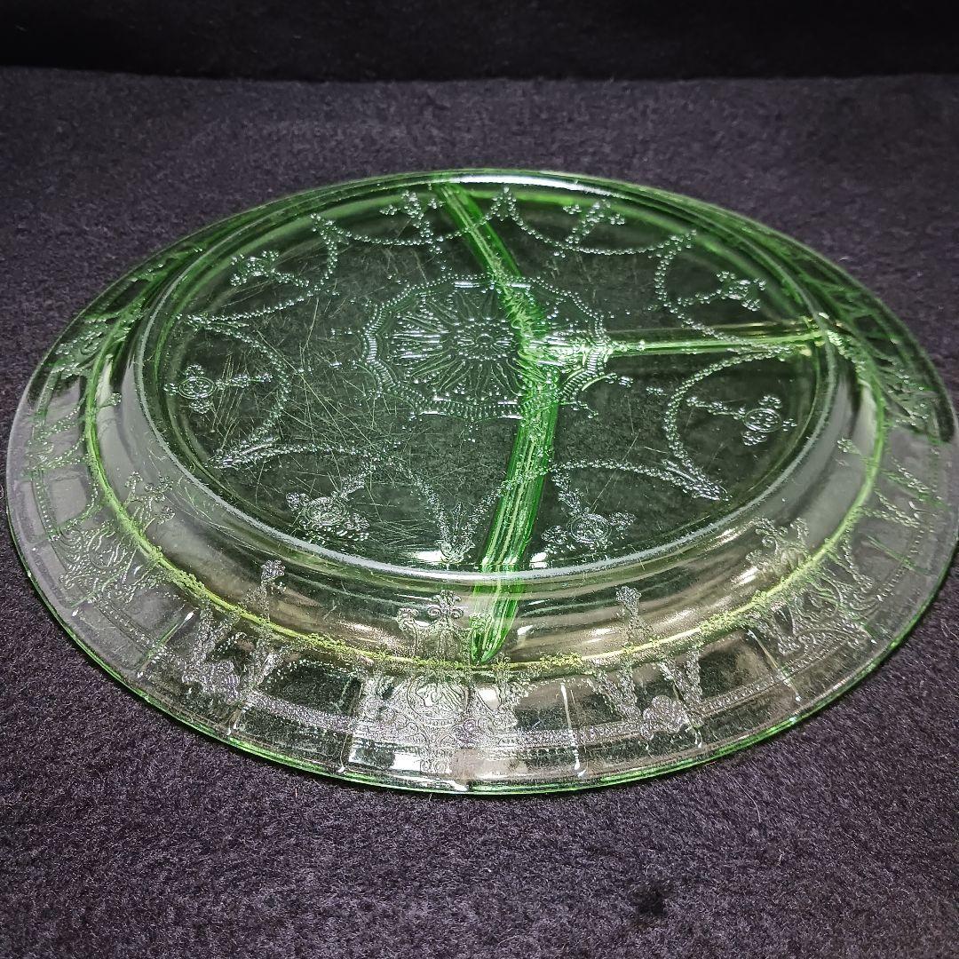 W361-2 昭和レトロ ウランガラス 仕切りランチプレート 古ガラス FF