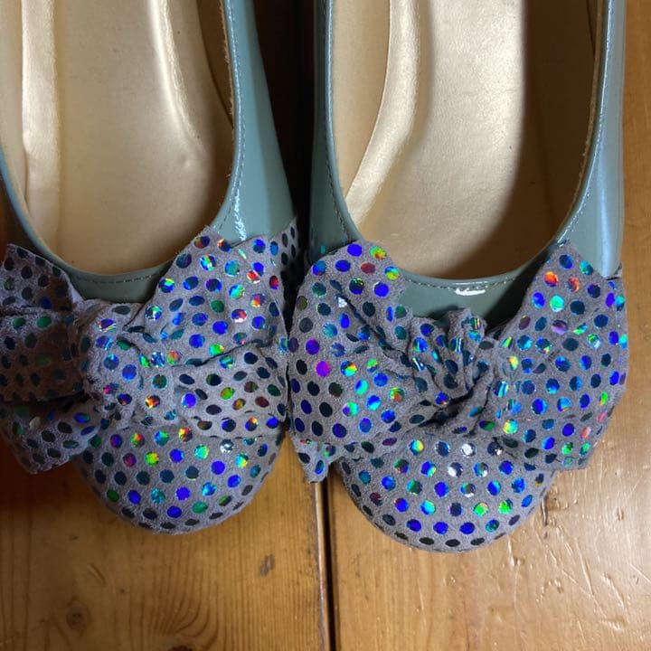 ヒルズアベニュー パンプス 23センチ 水色 リボン キラキラ - メルカリ