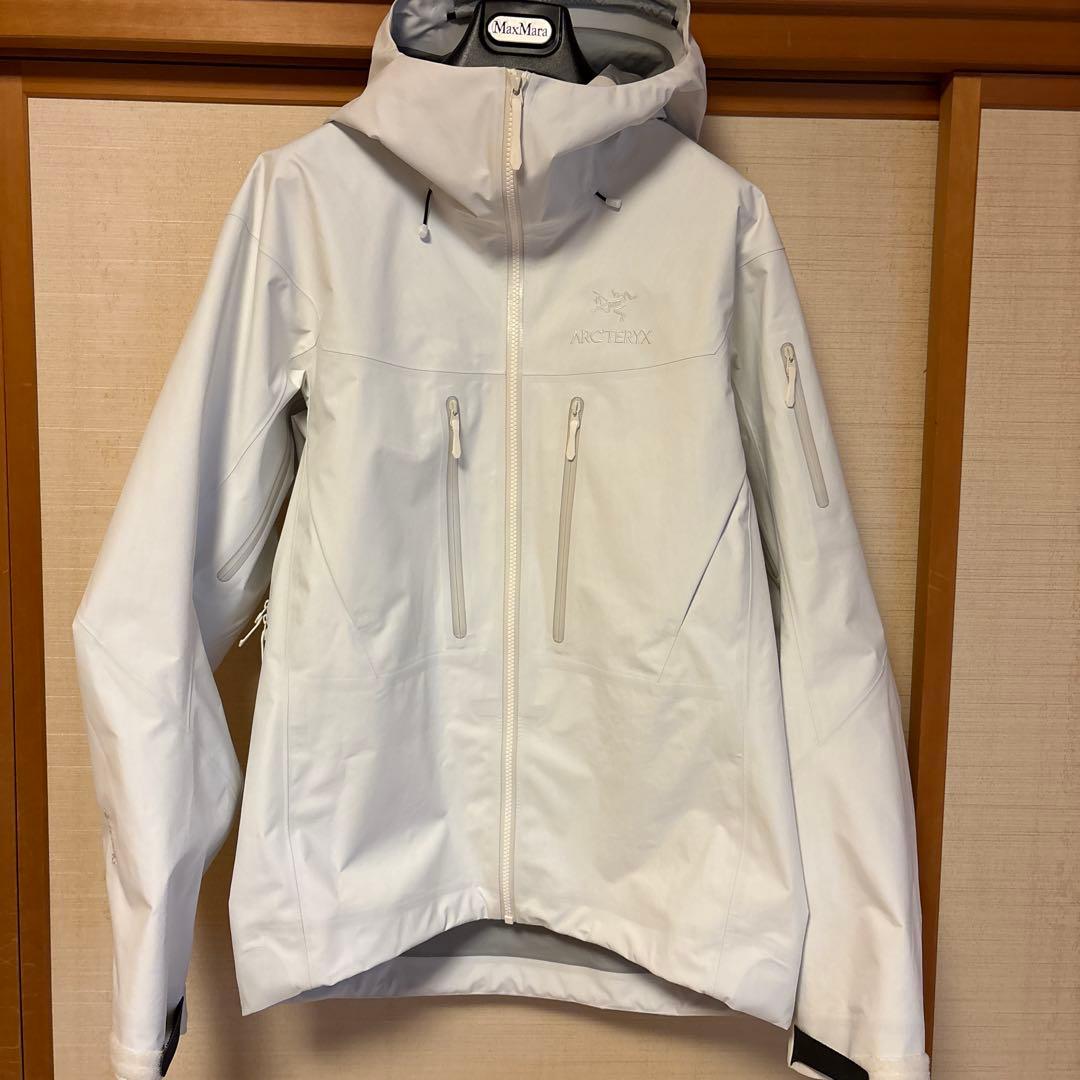 25 Arc'teryx Alpha SV Whiteout ショッパー付 - メルカリ