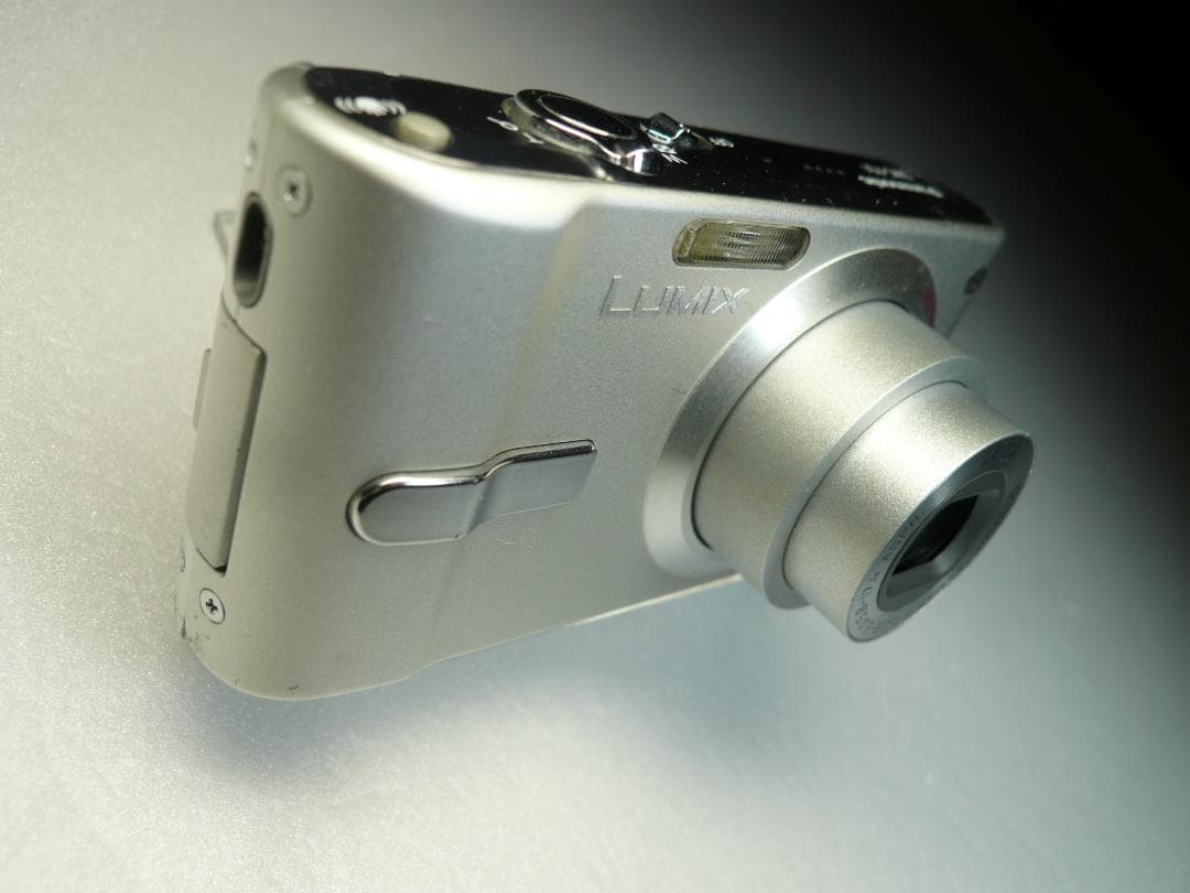 LUMIX☆DMC-FS1⭐️飽きの来ないシルバー❤️安心の実働品 - メルカリ
