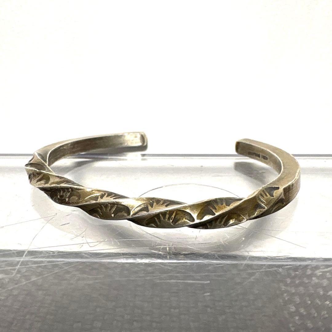 レア】ナバホ族 ツイスト＆スタンプワーク スターリングシルバー製