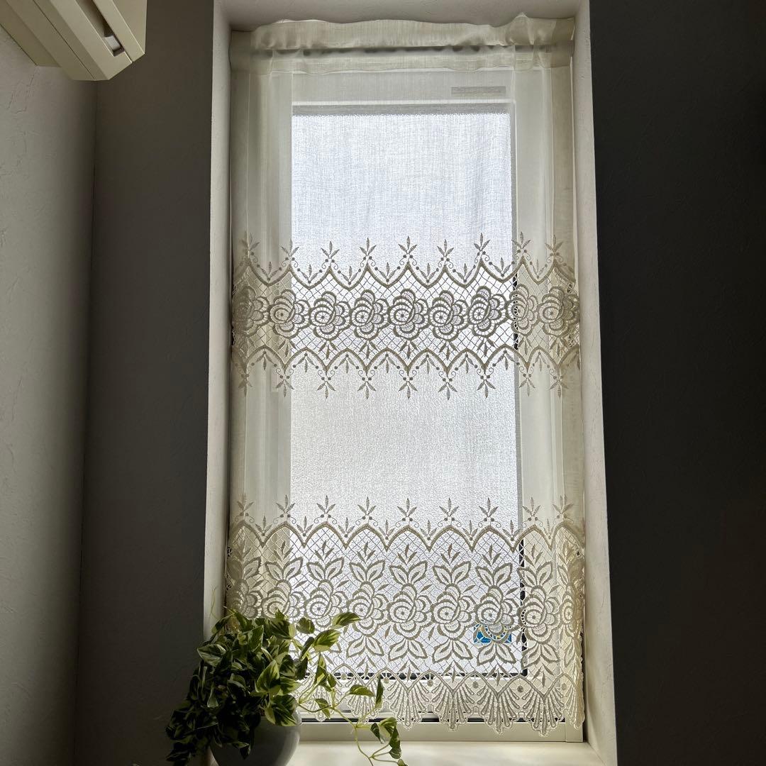 トルコ刺繍レース生地 裾マクラメ 小窓 カフェカーテン - メルカリ