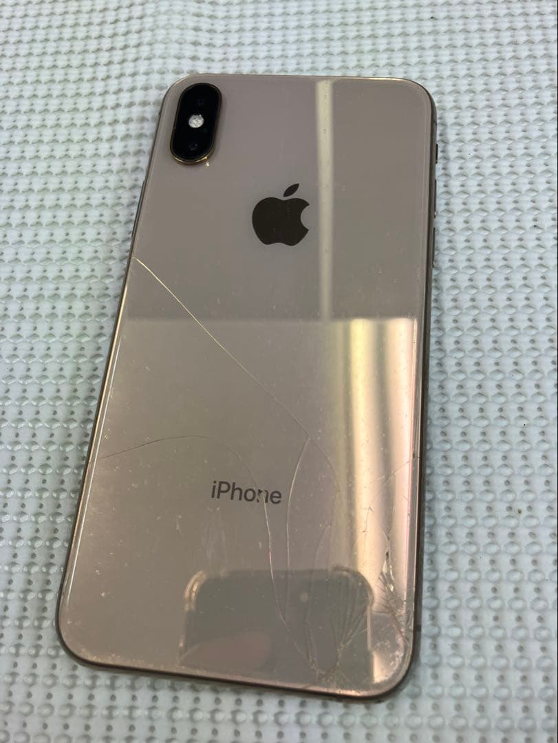 iPhone Xs 64GB 背面割れ iPhone XS 背面ガラス割れ修理（つくば市内より来店） - iPhone修理は