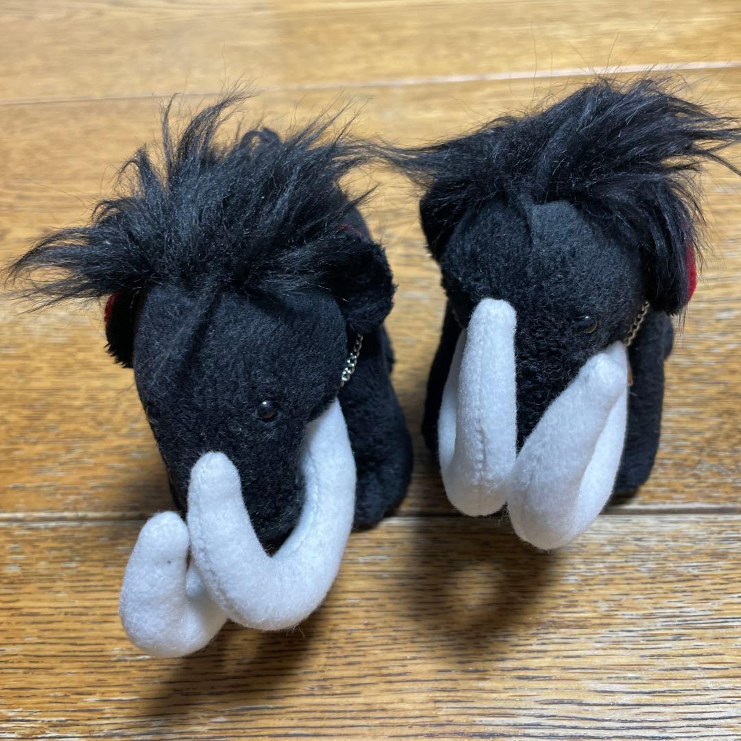 美品レア マムートMAMMUT マンモス ぬいぐるみ 非売品 2体 - メルカリ