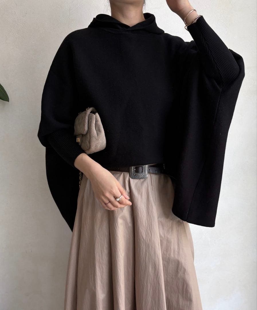 限定値下げ！新品未使用！DouDou フーディポンチョニット CYNICAL DouDou（ドゥドゥ） ニット セーター フーディーポンチョニット