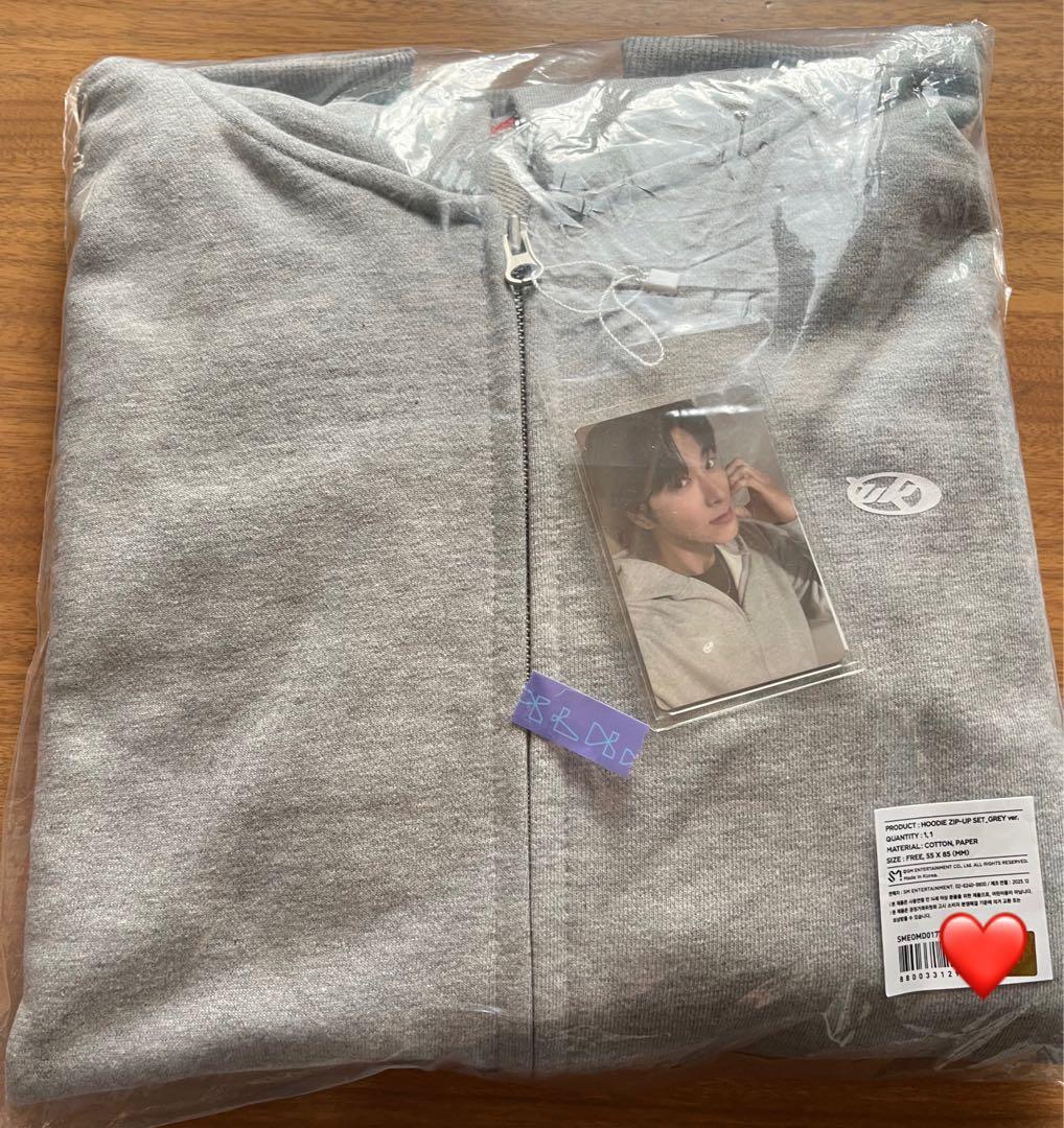 東方神起ユノI-KNOW フーディ(グレー)＆クリアファイル