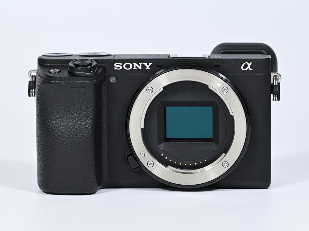 【超美品】SONY α6400 ILCE-6400 ボディ《ショット数2541》