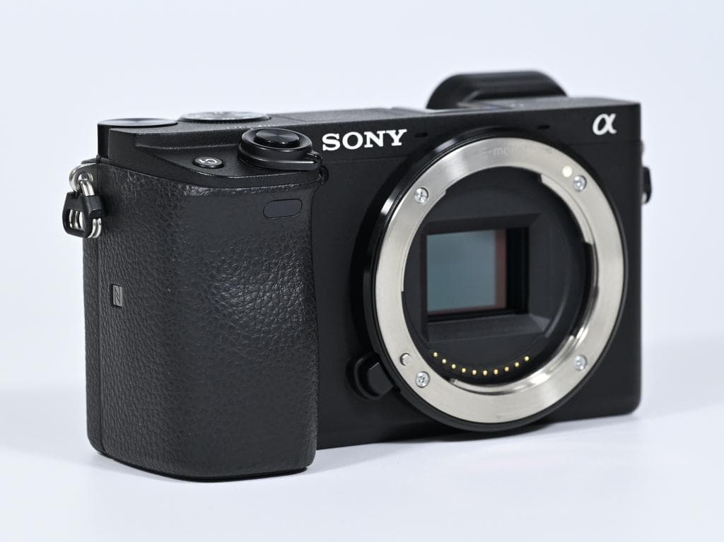 【超美品】SONY α6400 ILCE-6400 ボディ《ショット数2541》