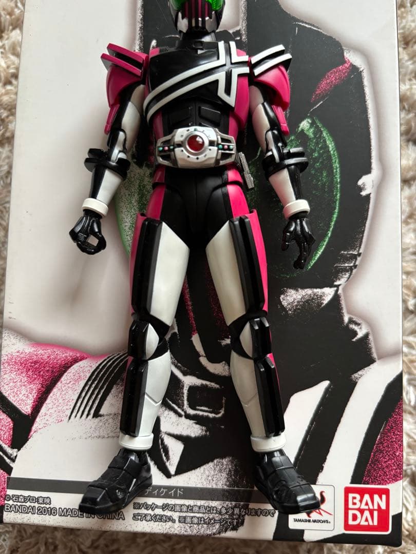 真骨彫製法　仮面ライダーディケイド　フィギュアーツ　初期版
