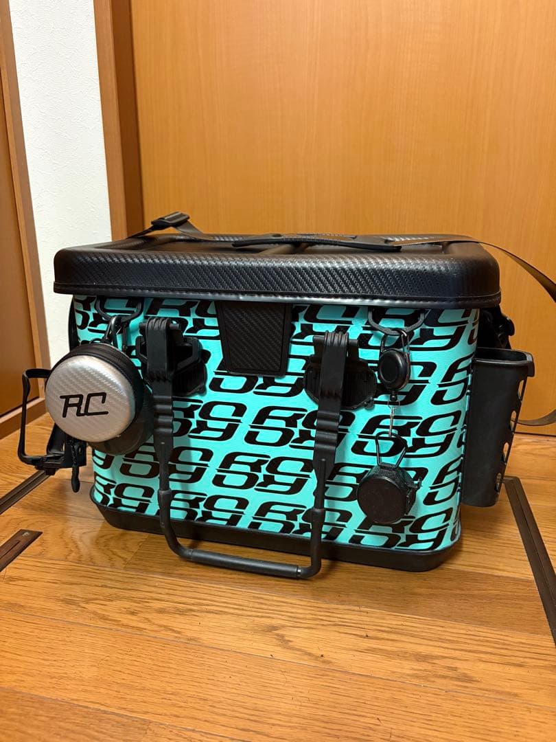 エリアトラウト引退セット タックルボックス、ルアー、他小物 - メルカリ