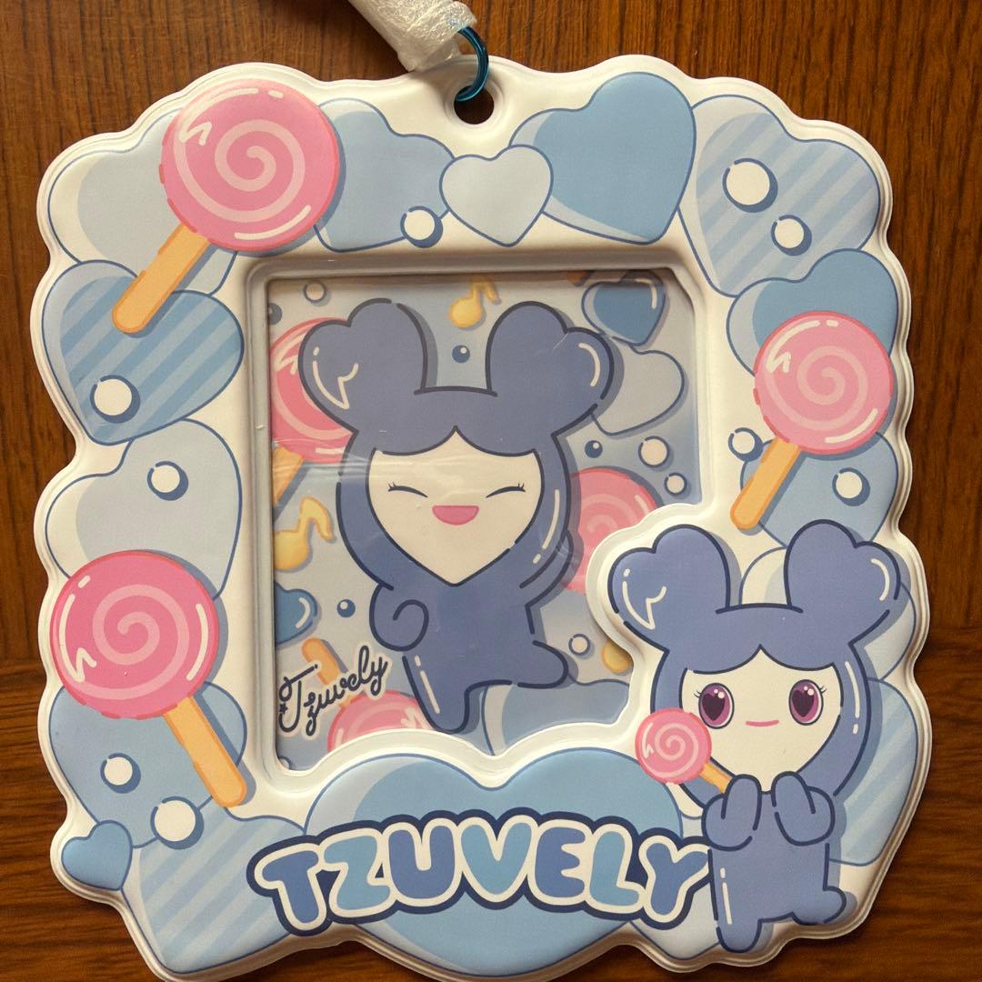 TWICE LOVELYS カードホルダー TZUVELY - メルカリ