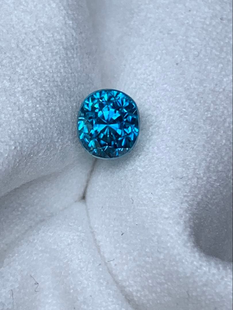 チ*介様 天然ブルージルコン 1.905ct