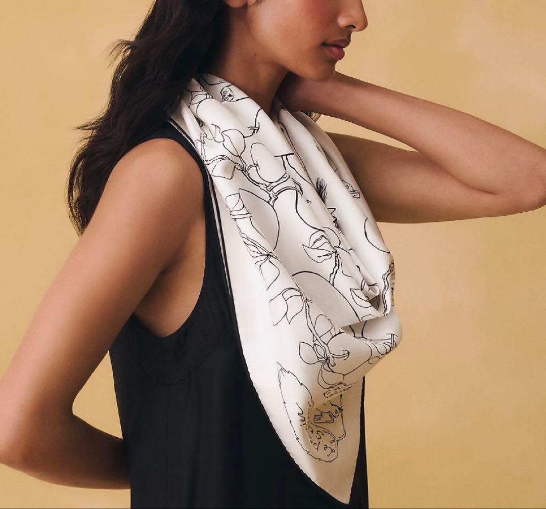 新品未使用HERMES 2026春夏新作 カレ90 《ル・ポミエ・セリエ》白/黒