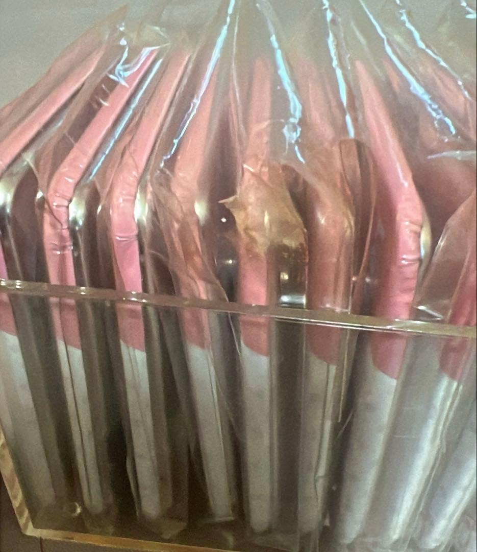 ローレン・イロアス サンリオコラボ 缶バッジ 21個