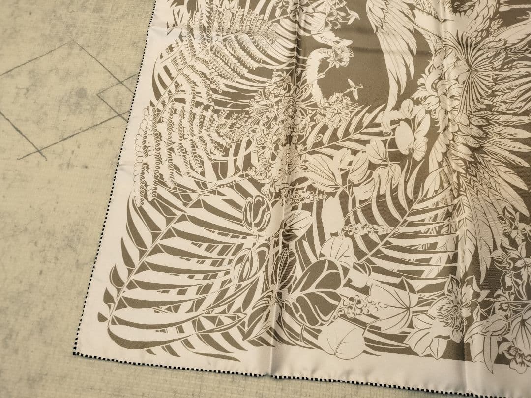 エルメス HERMES カレ ダブルフェイス90 《フラミンゴ・パーティー》