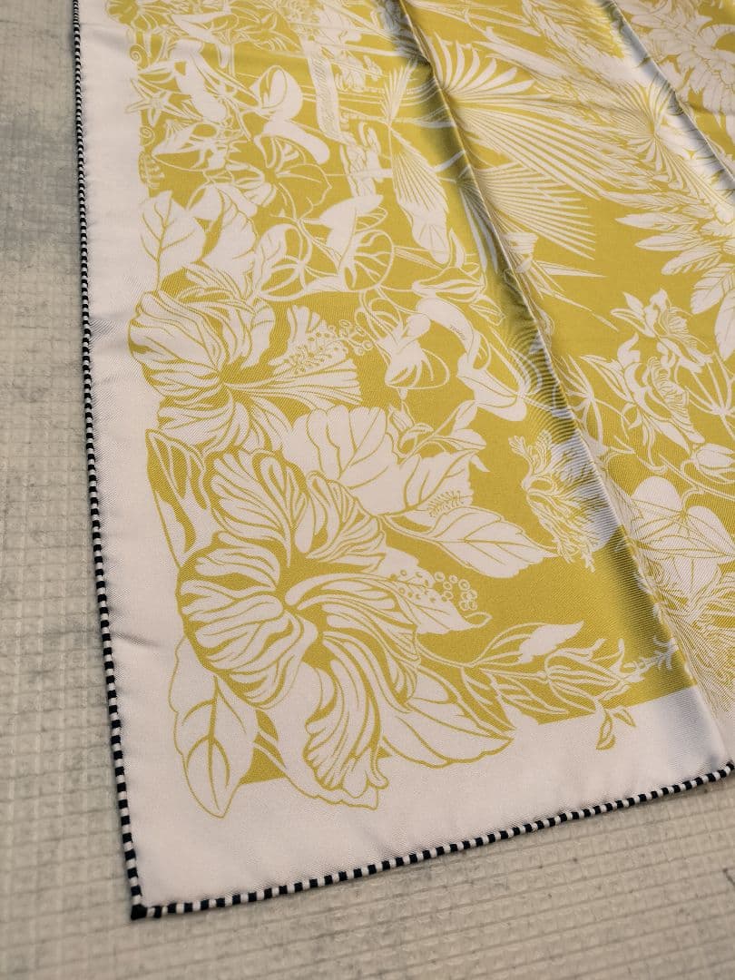 エルメス HERMES カレ ダブルフェイス90 《フラミンゴ・パーティー》