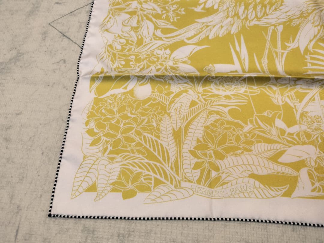 エルメス HERMES カレ ダブルフェイス90 《フラミンゴ・パーティー》