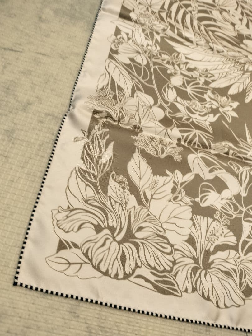 エルメス HERMES カレ ダブルフェイス90 《フラミンゴ・パーティー》