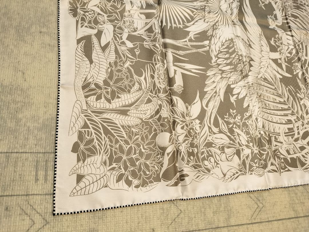 エルメス HERMES カレ ダブルフェイス90 《フラミンゴ・パーティー》