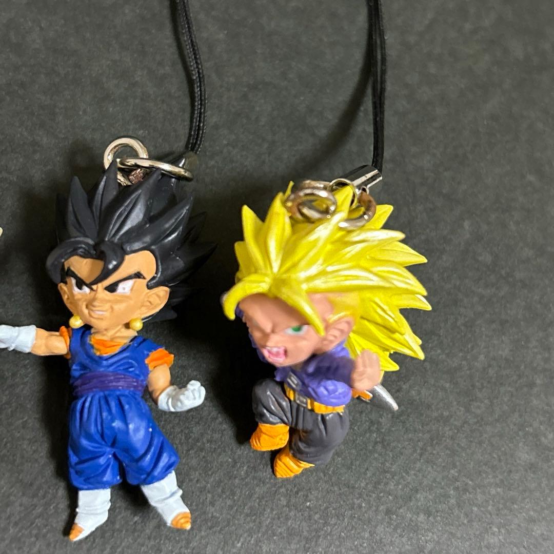ドラゴンボール UDM 初期黒紐 キーホルダー - メルカリ