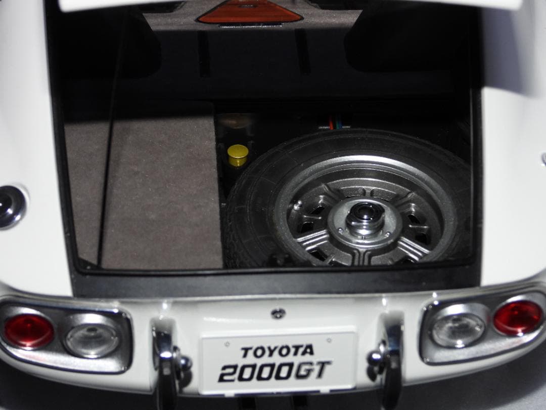 ミニカー Hachette TOYOTA 2000GT 1/8