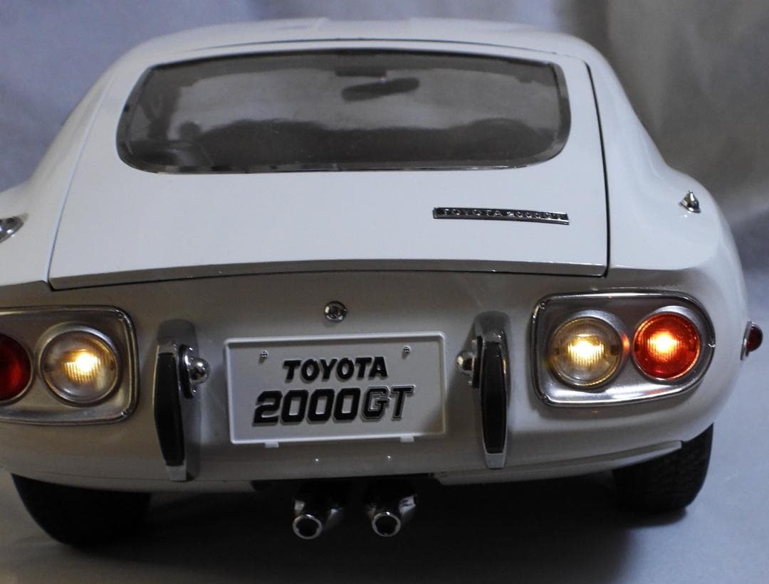 ミニカー Hachette TOYOTA 2000GT 1/8