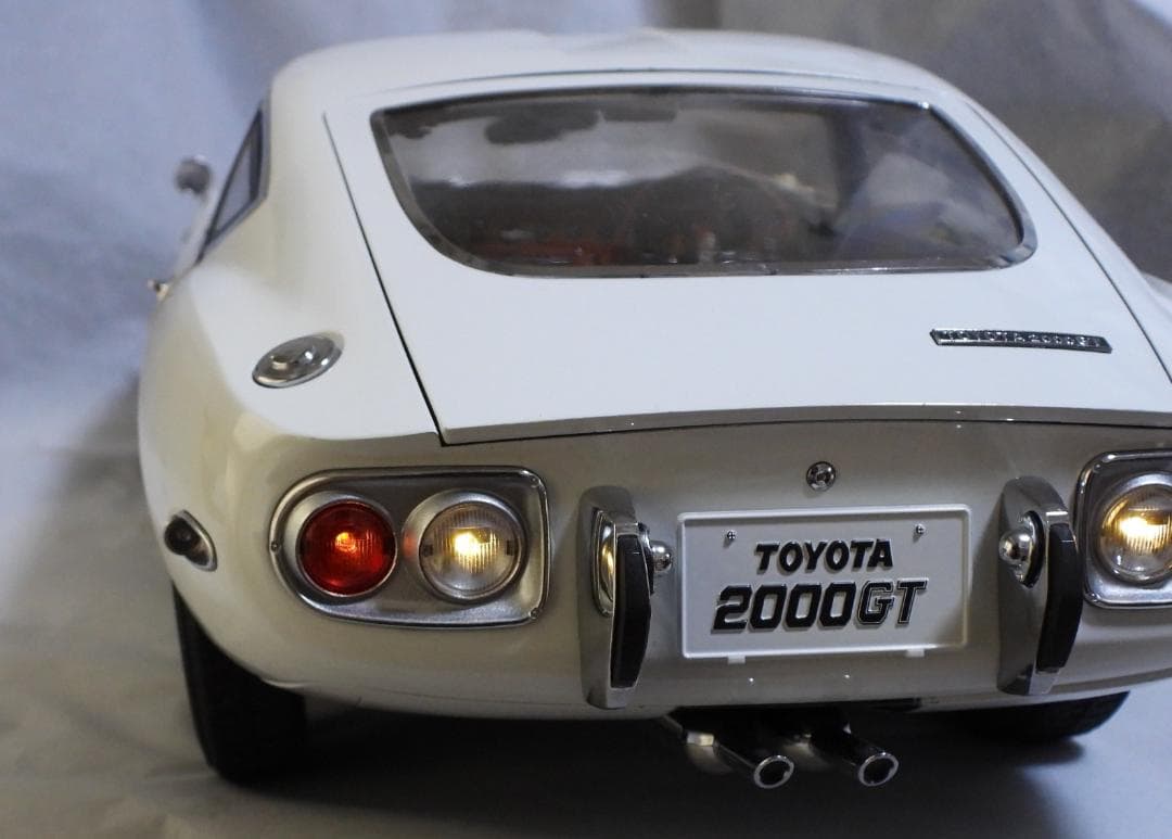ミニカー Hachette TOYOTA 2000GT 1/8