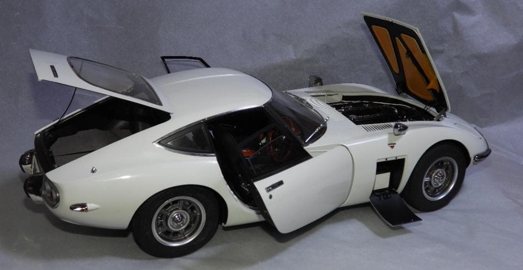ミニカー Hachette TOYOTA 2000GT 1/8
