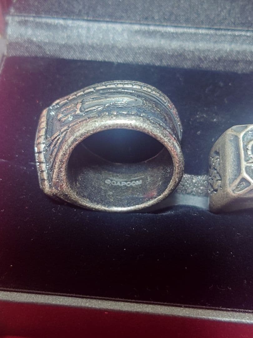 公式 デビルメイクライ 4 ネロのリングセット 教団＆薔薇 レプリカ