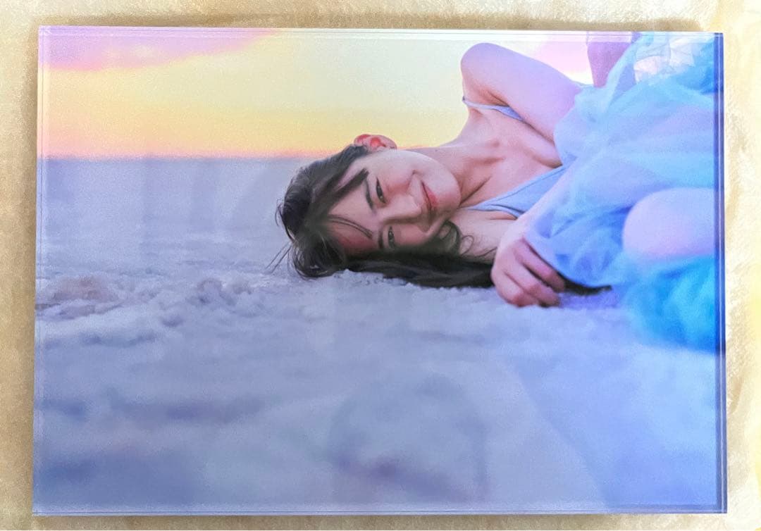 井桁弘恵 直筆サイン入り 写真展つかのま - メルカリ