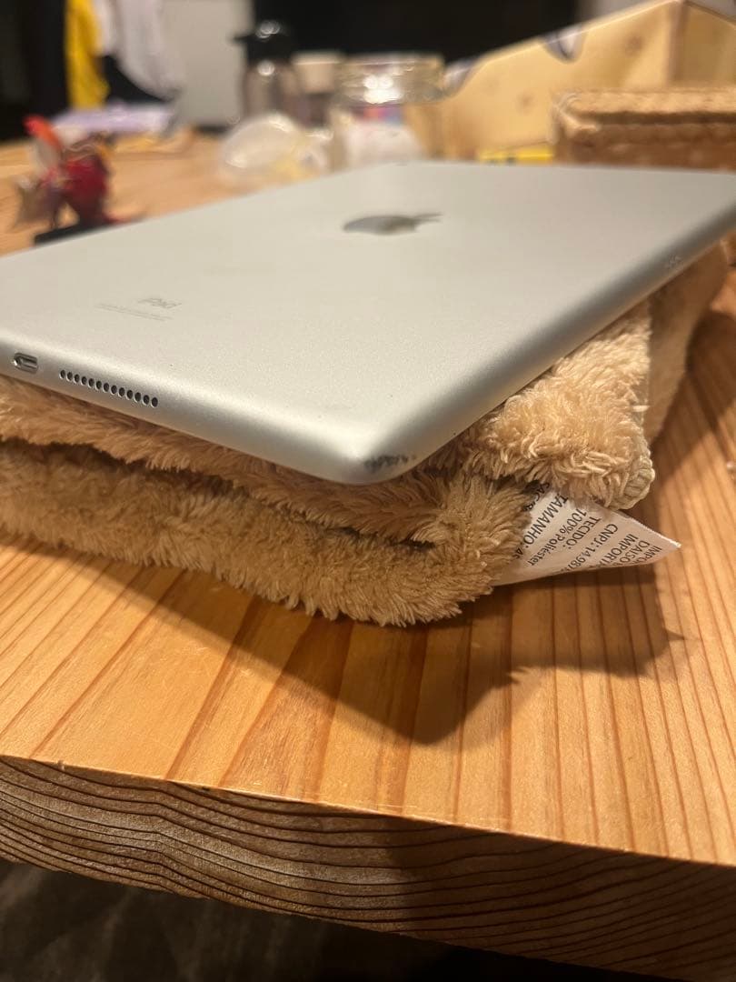 iPad第8世代32G【箱あり】（商品名） ジャンク扱い・部品取りやサブ機