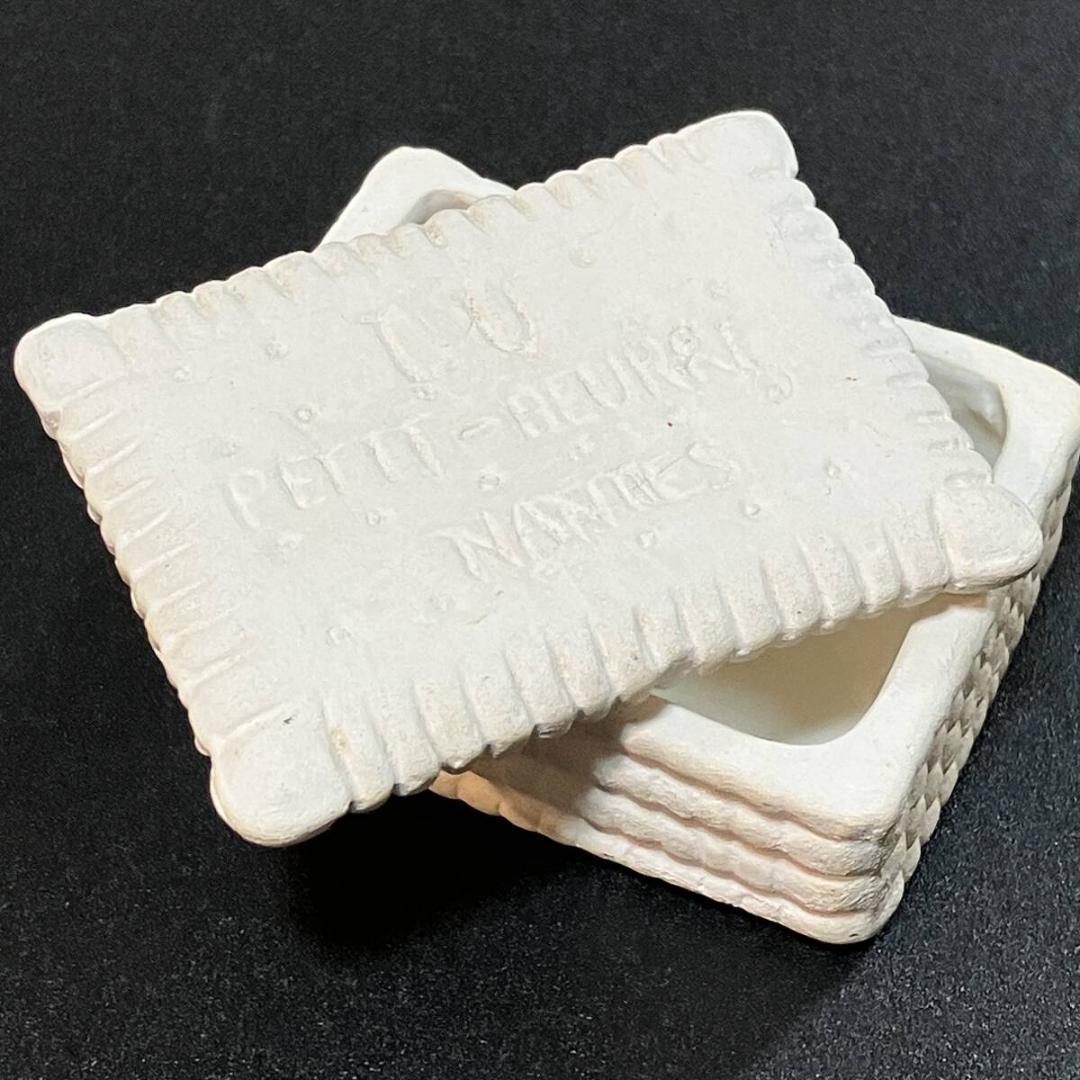 LU ビスケット　陶器　小物入れ　非売品　Lefevre Utile　フランス Amazon.co.jp: LU ビスケット 小物入れ Lefevre-Utile : おもちゃ