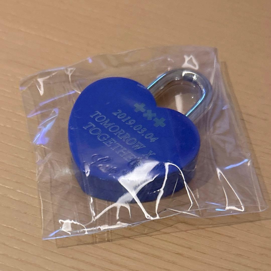 txt 梅田スカイビル 空中庭園 ハートロック - メルカリ