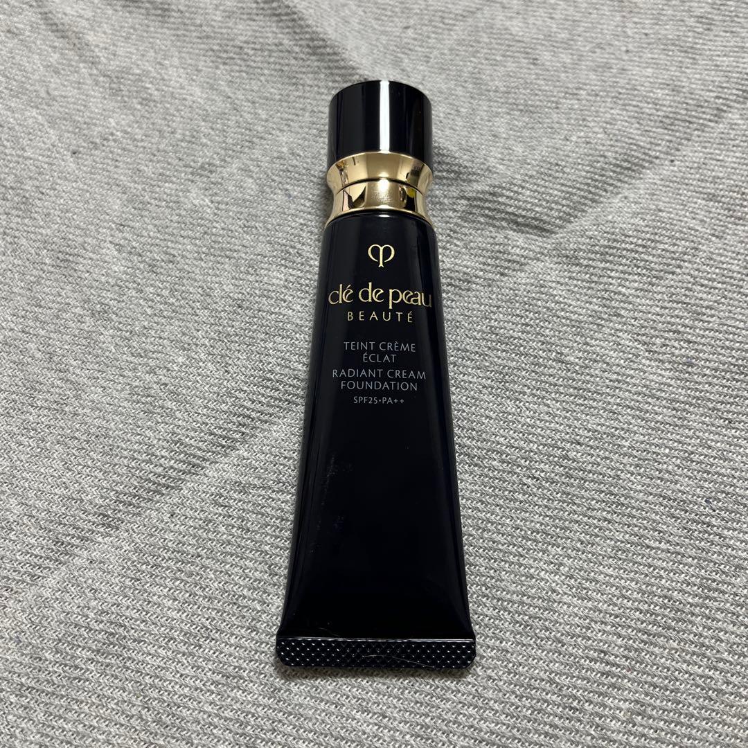 クレドポー　タンクレームエクラn オークル10 クレ・ド・ポー ボーテ タンクレームエクラn オークル10をレビュー