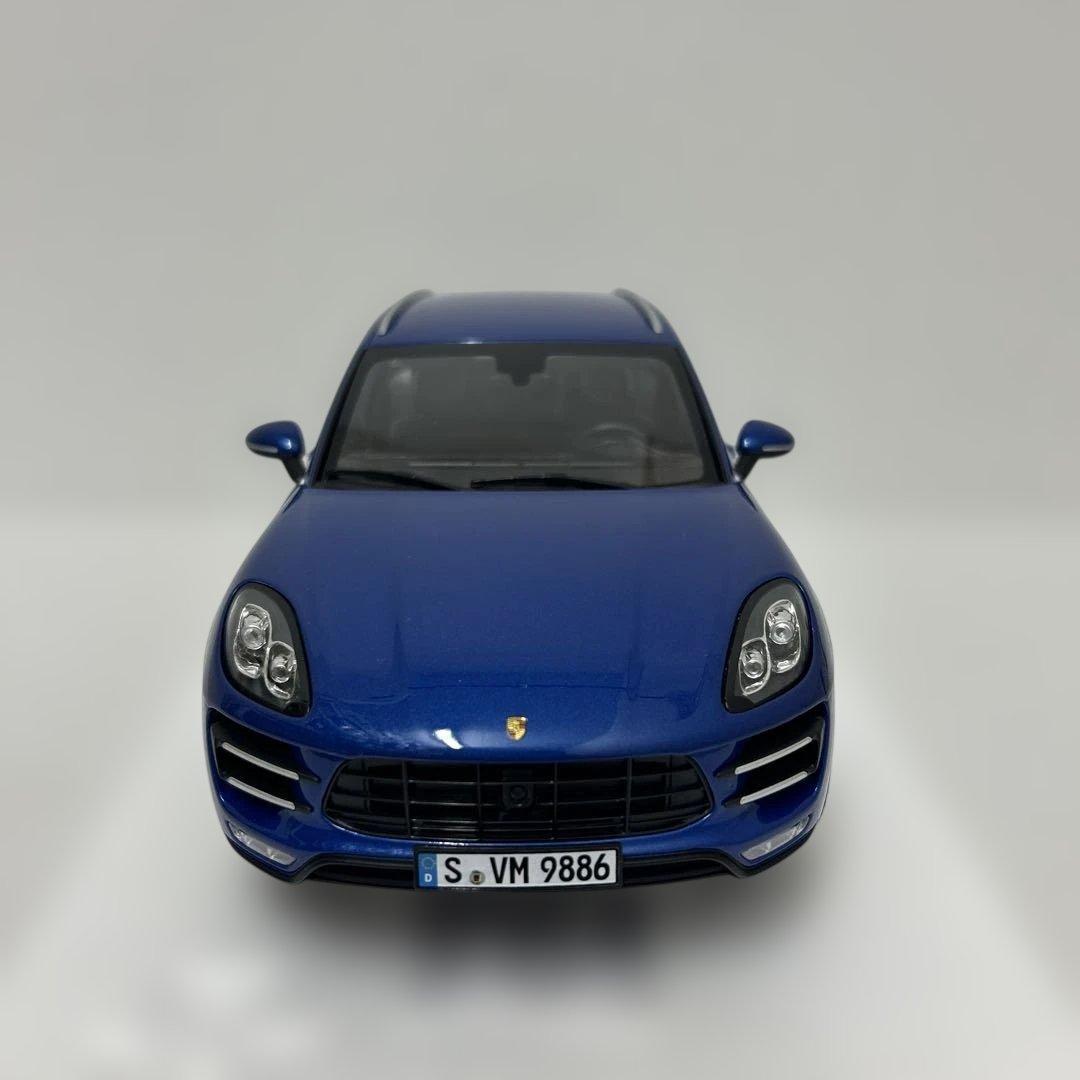 特注モデル ミニチャンプス ポルシェ マカン ターボ Macan 1:18 - メルカリ