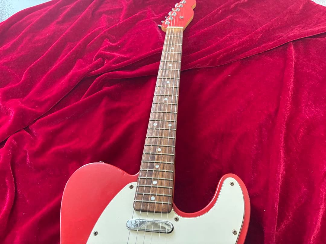 テレキャスタータイプ　マルチレイヤーカラー　ラッカーフィニッシュ　ハードレリック