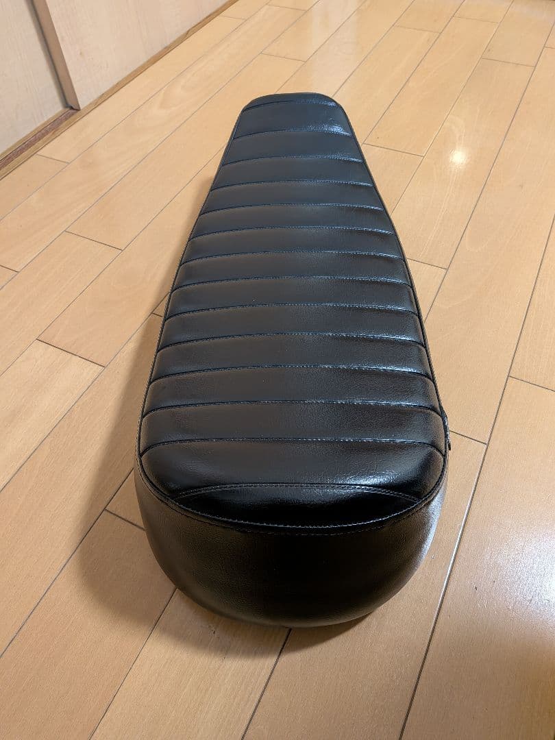 GB350　GOODSEAT \"SLENDER\" タックロール 黒