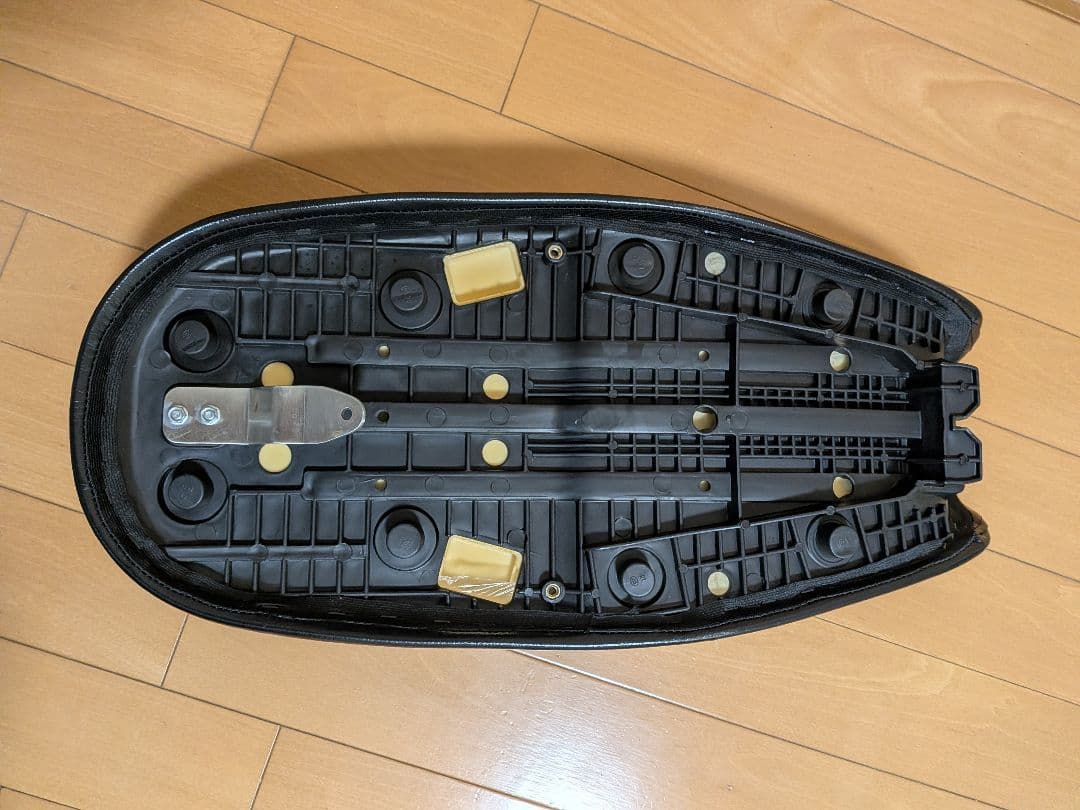 GB350　GOODSEAT \"SLENDER\" タックロール 黒