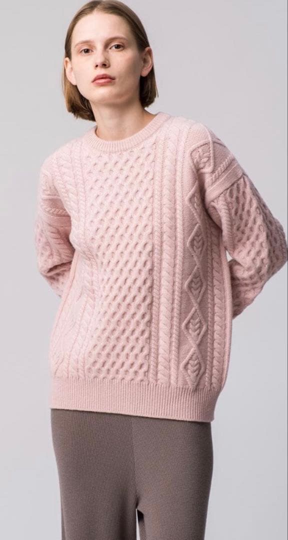 新品タグ付き⭐️DEMYLEE/ケーブルニット/ピンク スモールチェリー2トーンケーブルクロップニット【ピンク】