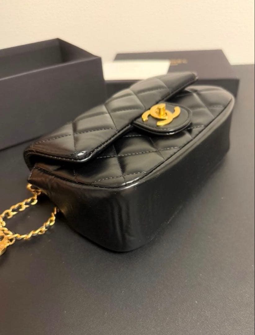 シャネル ノベルティ ショルダーバッグ エナメル VIP