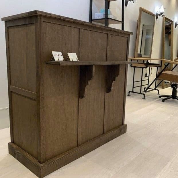 ○専用○レトロなレジカウンター／フラット天板他○ レジカウンター 切り欠きタイプ 幅180cm ラスティック柄〔ストエキ