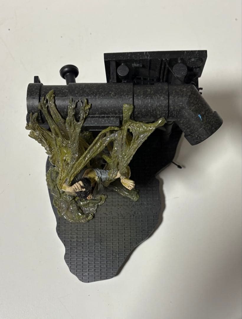 【激レア】マクファーレン エイリアン「ニューボーン」ジオラマフィギュア