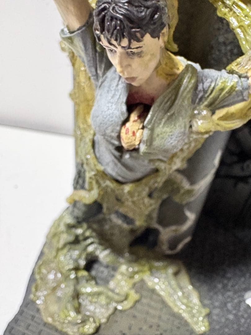 【激レア】マクファーレン エイリアン「ニューボーン」ジオラマフィギュア