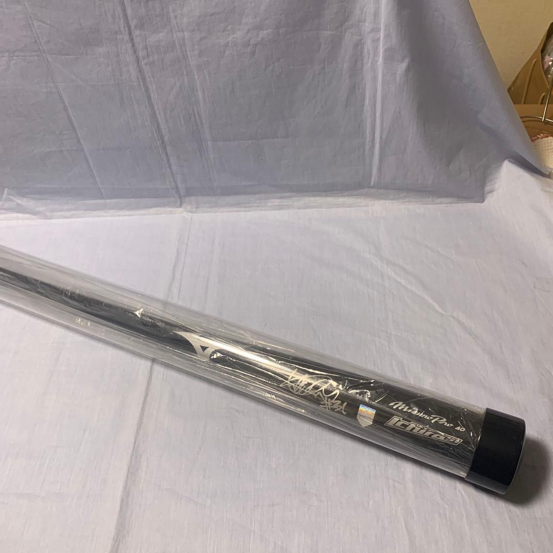 K*0様 イチロー サイン入り ミズノプロ 84.5cm 木製 バットホログラム