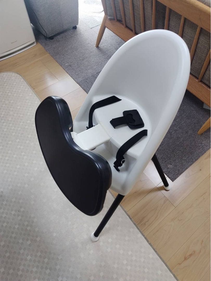 ベビービョルン ハイチェア（ハーネス付）6ヶ月〜2歳 折りたたみ式