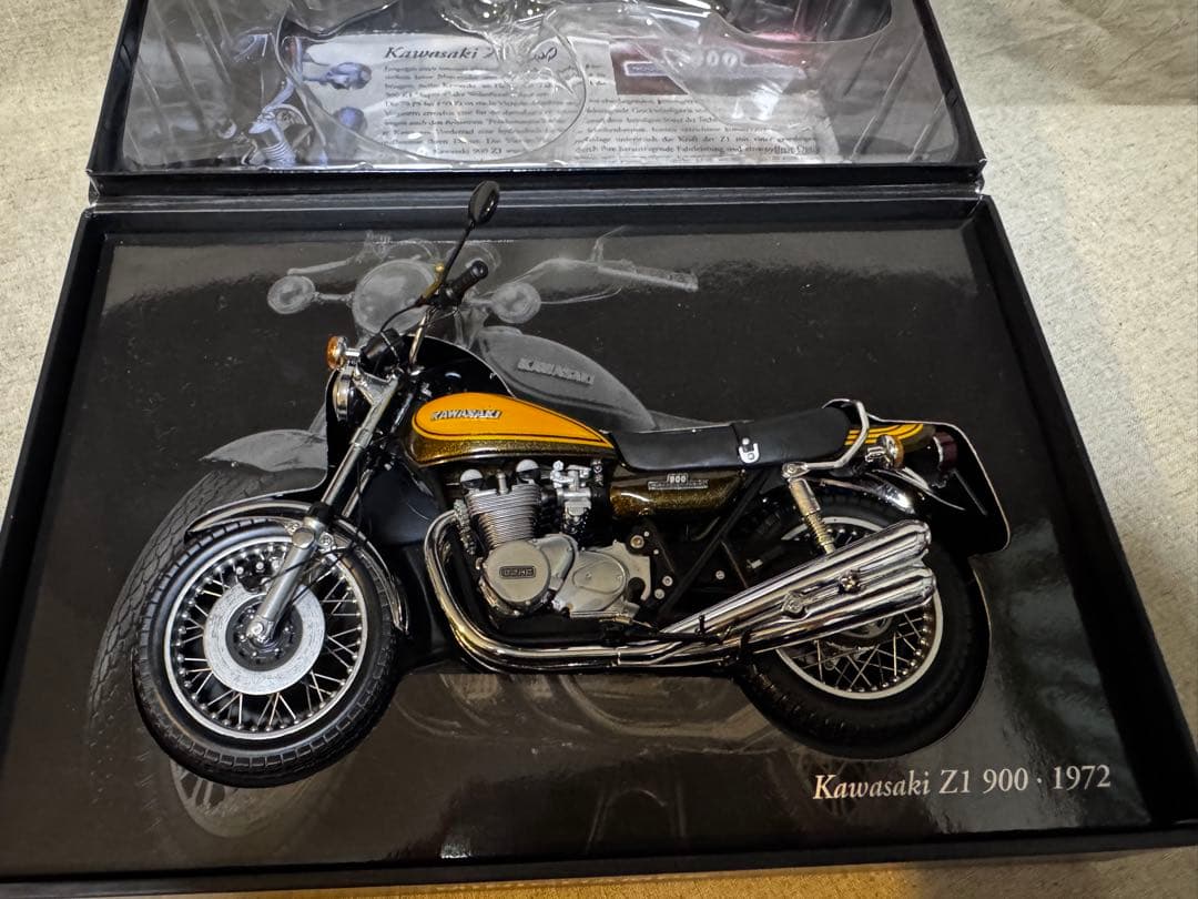 Kawasaki Z1 900 1972 MINICHAMPS 1/12 - メルカリ