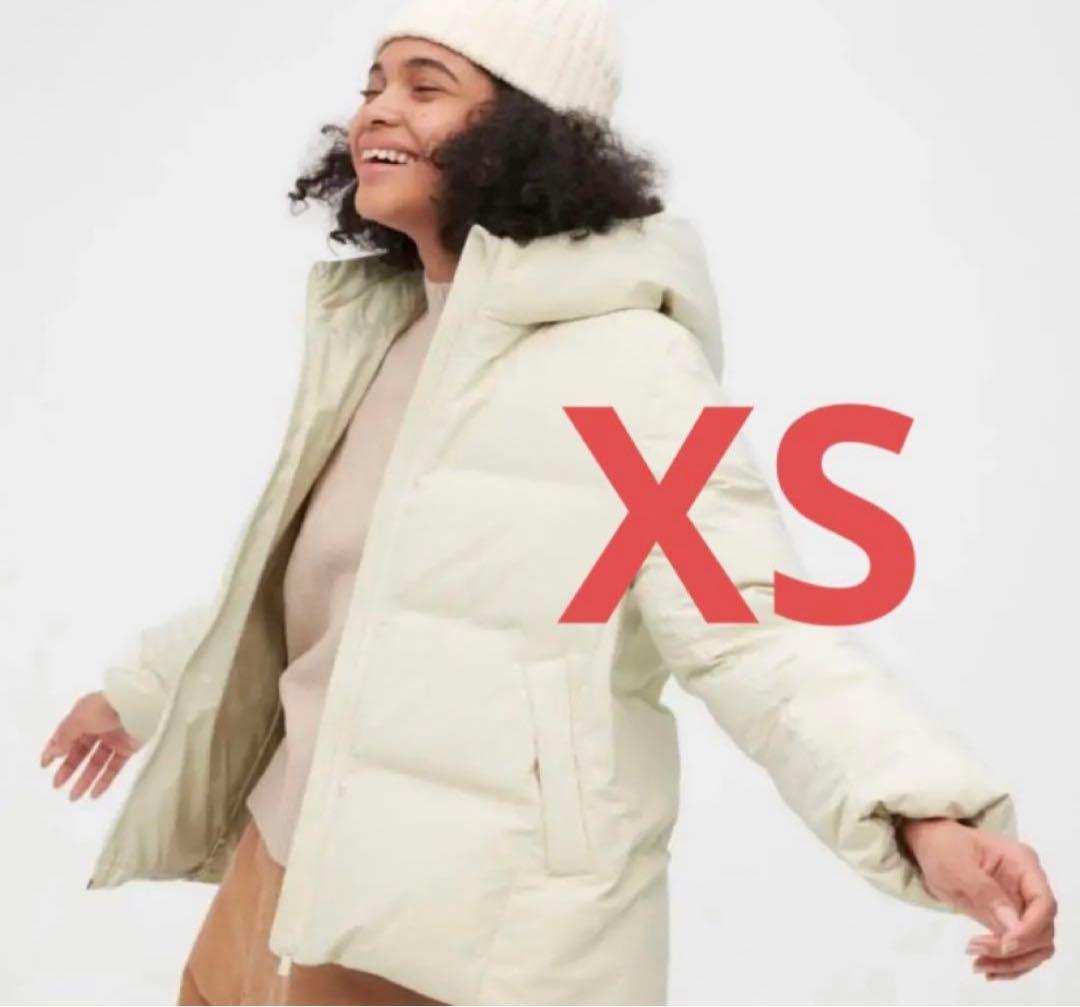 2022 ユニクロ レディース シームレスダウンパーカ 白 オフホワイト XS