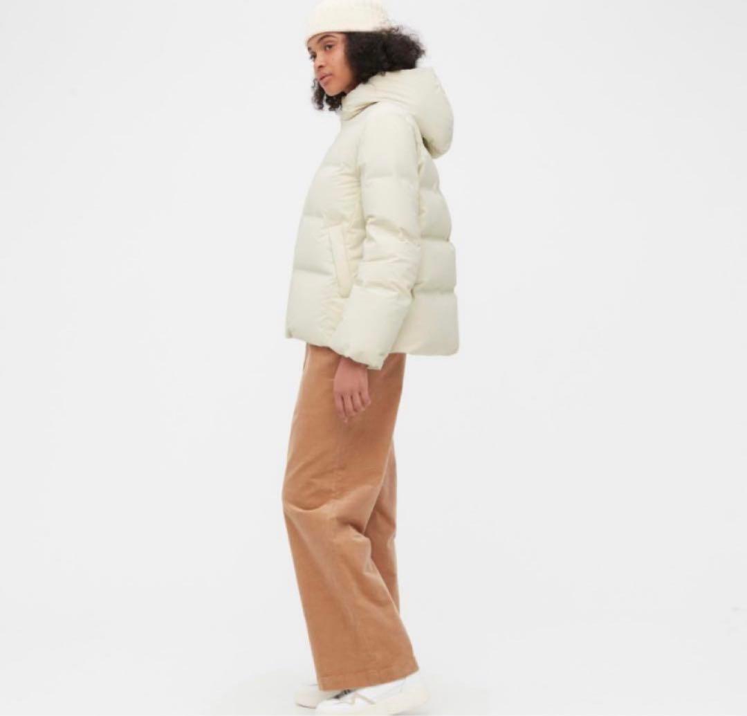 2022 ユニクロ レディース シームレスダウンパーカ 白 オフホワイト XS
