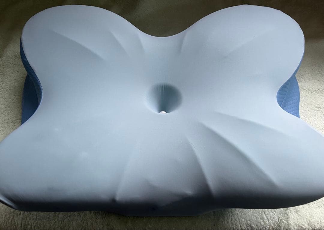 Facebookで見つけた枕 Derila 枕 アンナ Derila Ergo - メルカリ